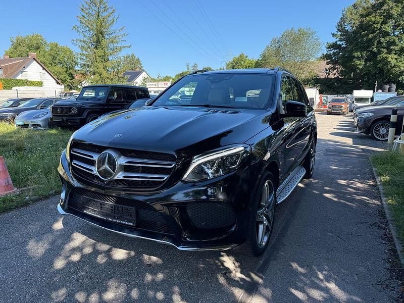 Schwarz Gebraucht 2018 Mercedes GLE500 AMG line SUV | 38.900 € - Bild 1/4