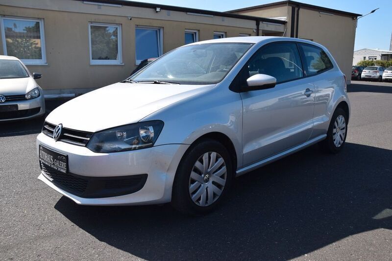 Silber Gebraucht 2012 VW Polo Comfortline Kleinwagen | 3.988 € (Guter Preis) - Bild 1/4