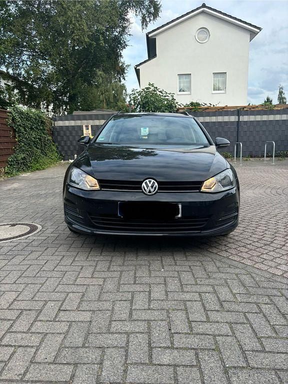 Schwarz Gebraucht 2016 VW Golf VII Trendline Kombi | 6.999 € (Guter Preis) - Bild 1/4