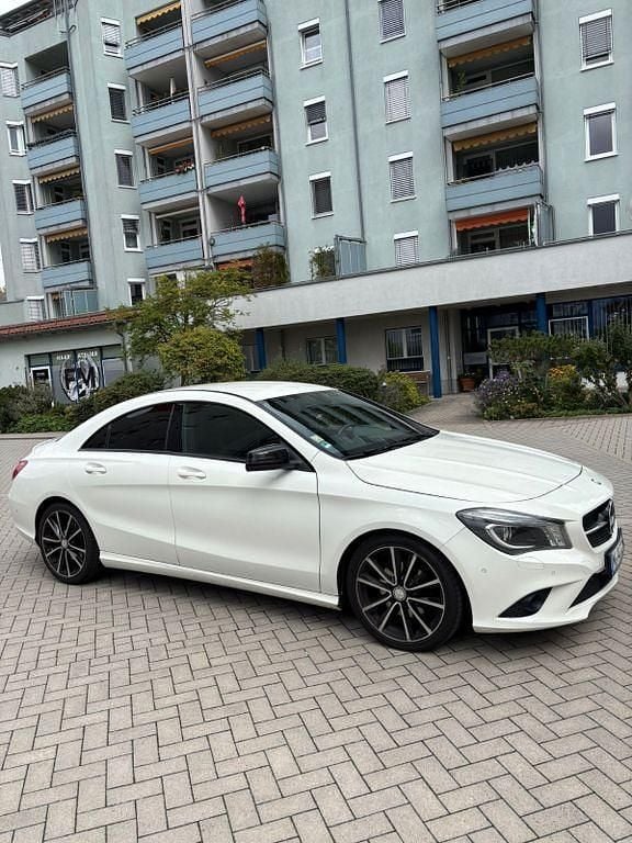 Gebraucht Mercedes CLA180 122 PS (89 kW) 2013 Weiß Limousine