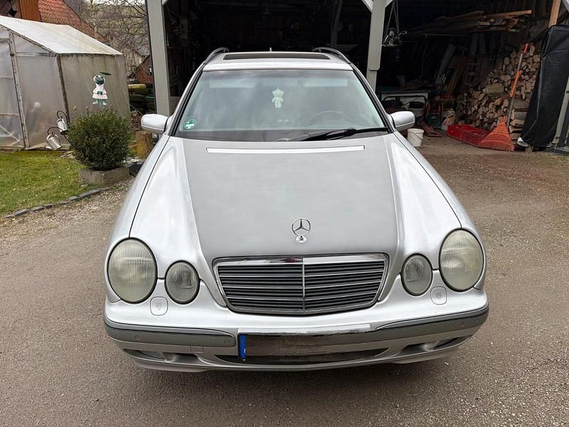 Gebraucht Mercedes E320 224 PS (164 kW) 2001 Silber Kombi