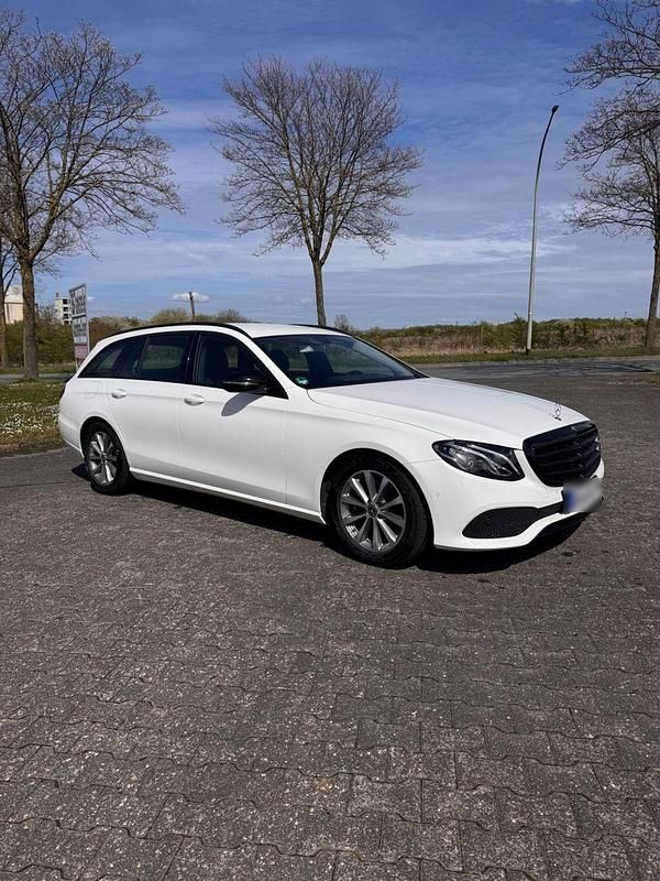 Brugt Mercedes E220 Night 194 HK (142 kW) 2017 Hvid Stationcar