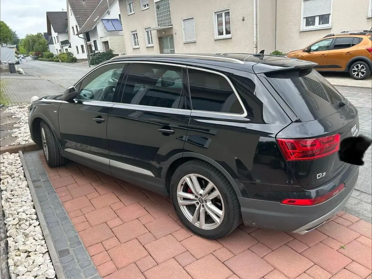 Gebraucht Audi Q7 Ambiente 272 PS (200 kW) 2015 Schwarz SUV