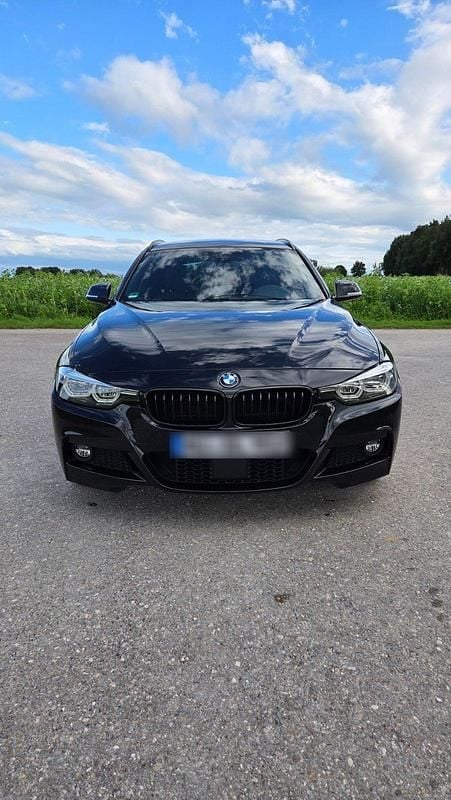 Schwarz Gebraucht 2019 BMW 320 M Sport Kombi | 24.500 € (Superpreis) - Bild 1/4
