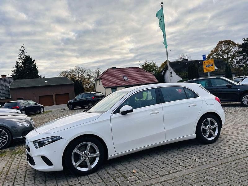 Gebraucht Mercedes A250 Progressive 224 PS (164 kW) 2019 Polarweiss Limousine