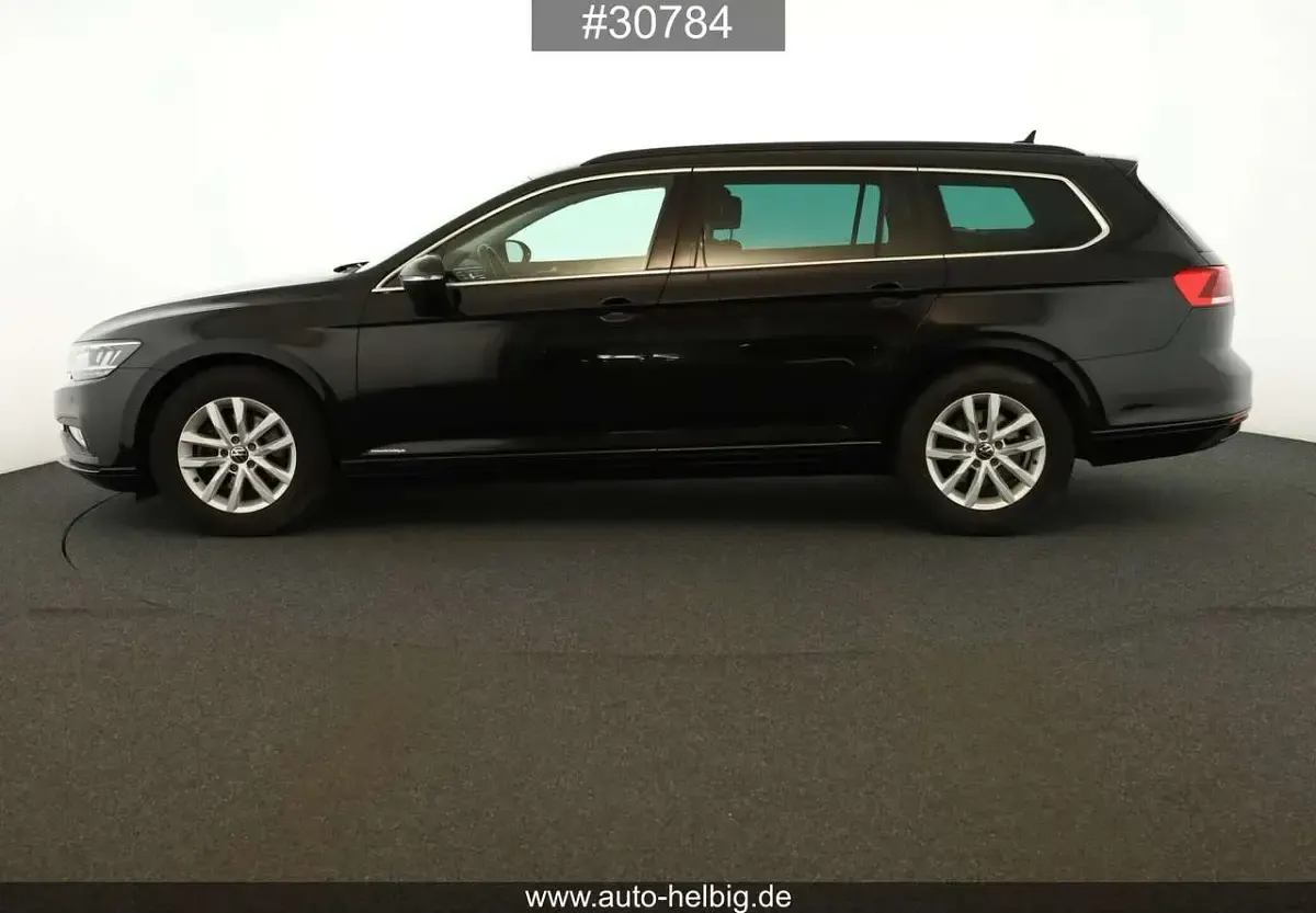 Gebraucht VW Passat Business 150 PS (110 kW) 2022 Schwarz Kombi