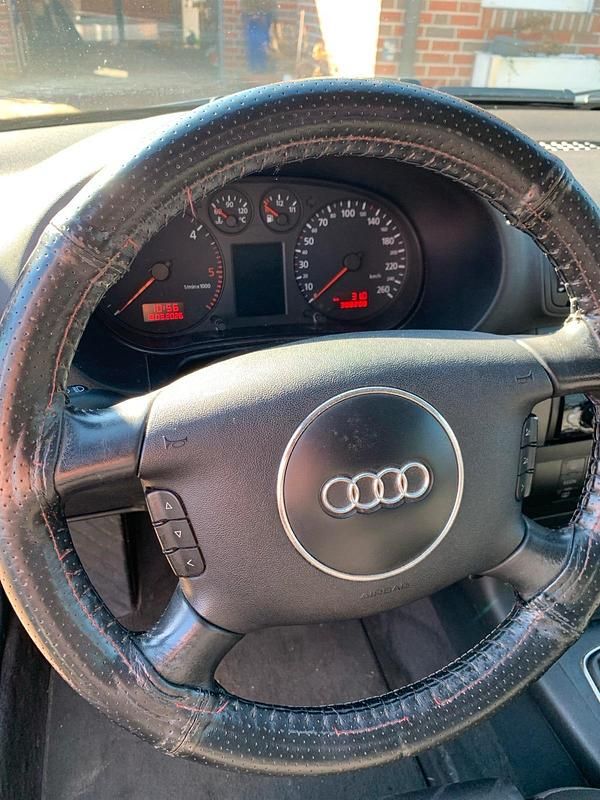 Gebraucht Audi A3 131 PS (96 kW) 2001 Schwarz Kleinwagen