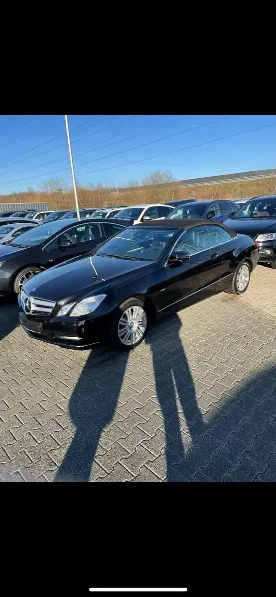Second-hand Mercedes E200 184 CP (135 kW) 2012 Negru Cabrio