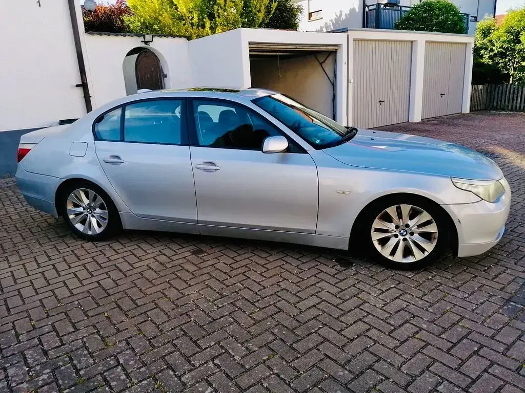 Gebraucht BMW 530 231 PS (169 kW) 2004 Silber Limousine