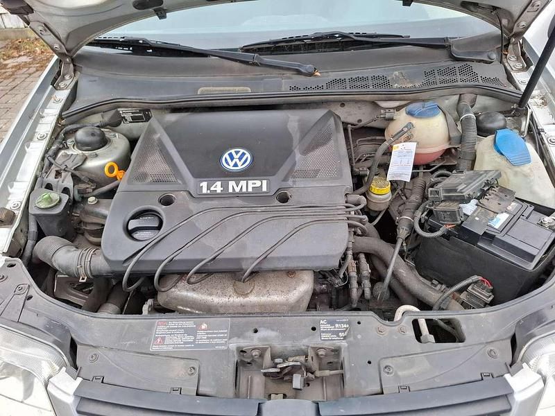 Gebraucht VW Polo Match 60 PS (44 kW) 2001 Silber Limousine