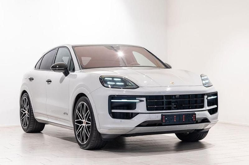 Grau Neu 2025 Porsche Cayenne Coupe Coupé | 164.101 € (Teuer) - Bild 1/4
