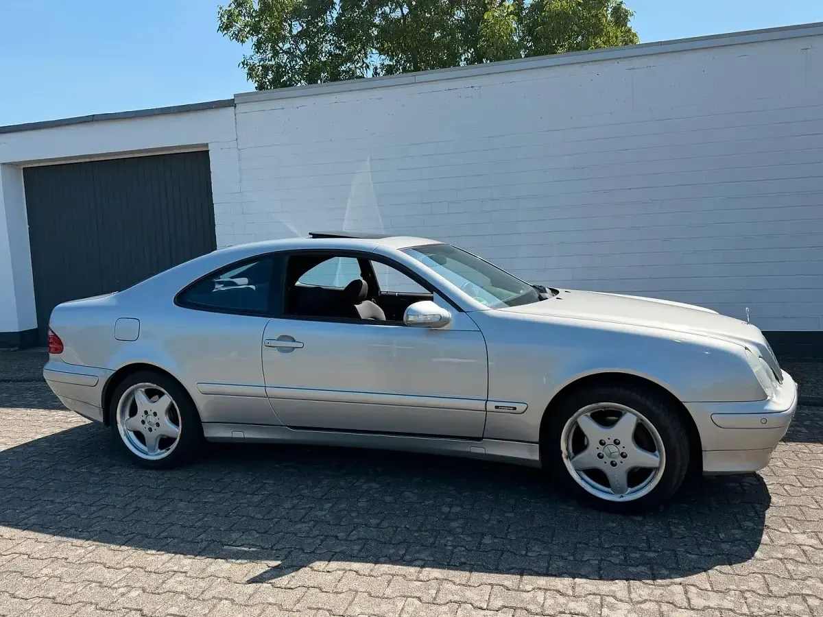 Gebraucht Mercedes CLK230 AMG 193 PS (141 kW) 1999 Silber Coupé