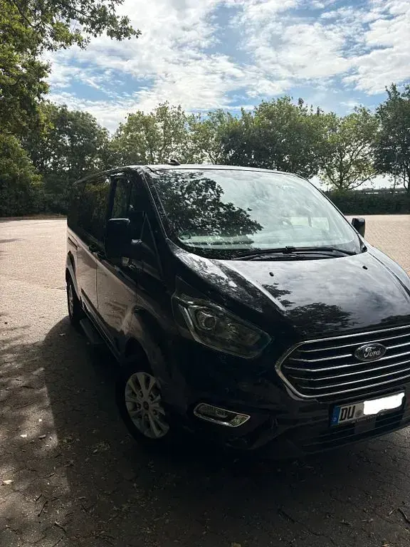 Gebraucht Ford Tourneo 131 PS (96 kW) 2019 Schwarz Van / Kleinbus
