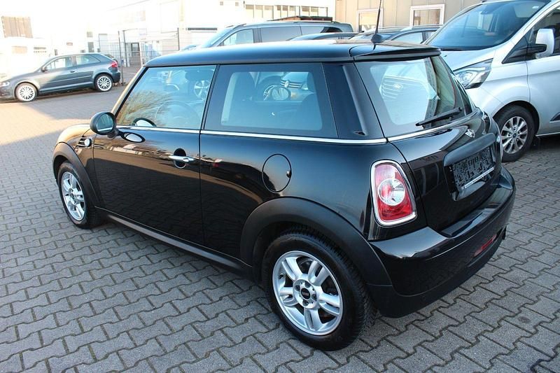 Używany Mini ONE 98 KM (72 kW) 2013 Czarny Hatchback