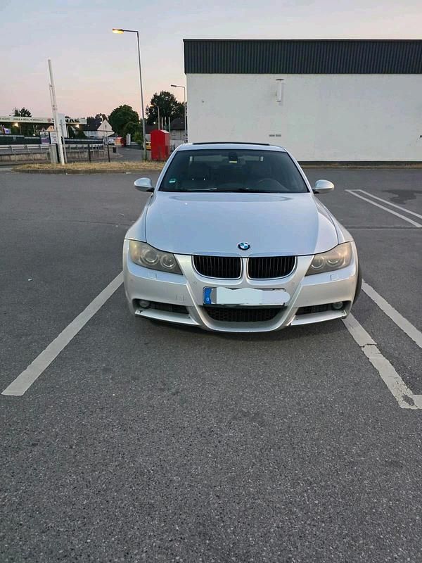 Silber Gebraucht 2006 BMW 320 M Sport Limousine | 4.500 € (Guter Preis) - Bild 1/4