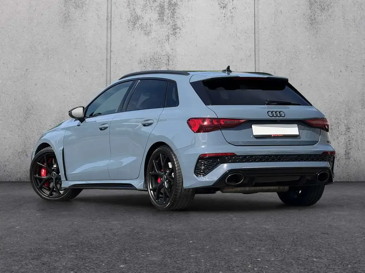 Gebraucht Audi RS3 Comfort 400 PS (294 kW) 2024 Grau Limousine