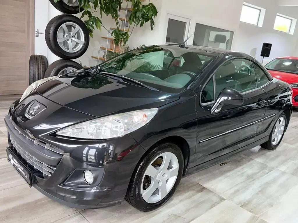 Gebraucht Peugeot 207 CC Active 120 PS (88 kW) 2013 Schwarz Cabrio