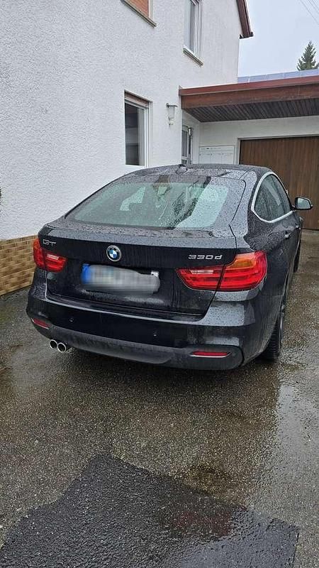 Gebraucht BMW 330 Sport Line 258 PS (189 kW) 2015 Schwarz Limousine