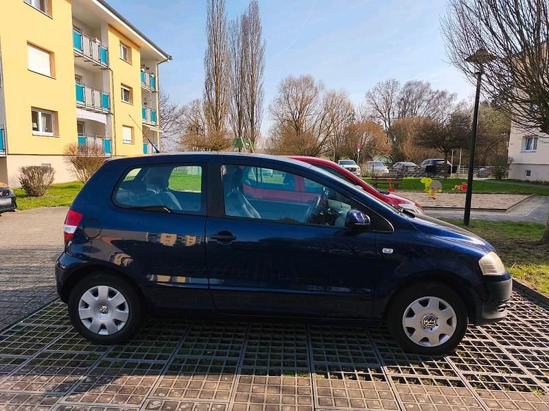 Gebraucht VW Fox 75 PS (55 kW) 2009 Blau Kleinwagen