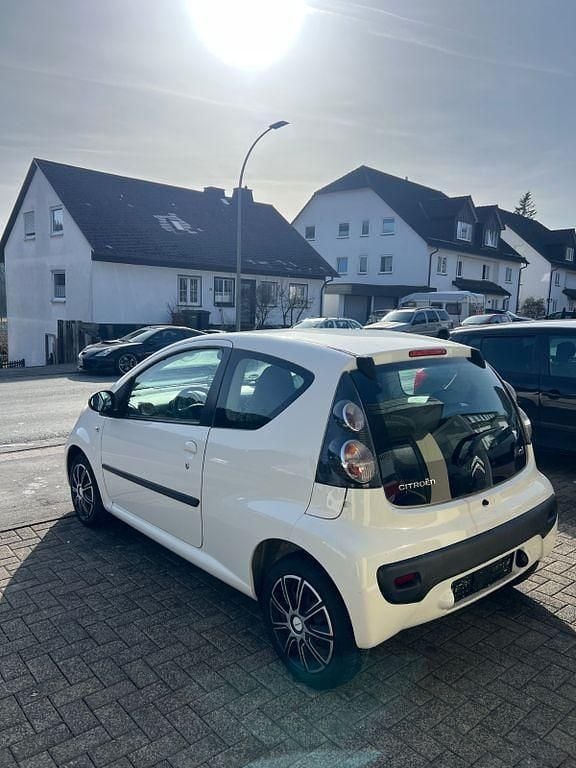 Gebraucht Citroën C1 Style 68 PS (50 kW) 2011 Weiß Kleinwagen