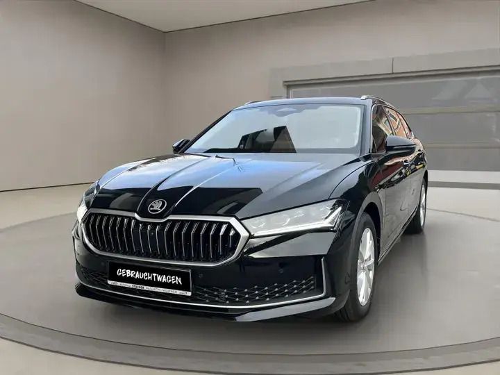 Gebraucht Skoda Superb Selection 193 PS (141 kW) 2024 Graphite grau metallic Kombi