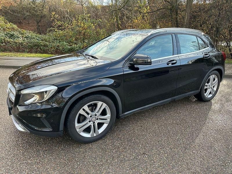 Gebraucht Mercedes GLA220 177 PS (130 kW) 2016 Schwarz SUV