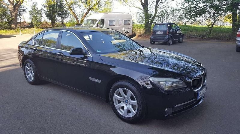 Second-hand BMW 730 245 CP (180 kW) 2010 Negru Berlinǎ