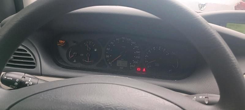 Gebraucht Citroën C5 136 PS (100 kW) 2002 Grün Limousine