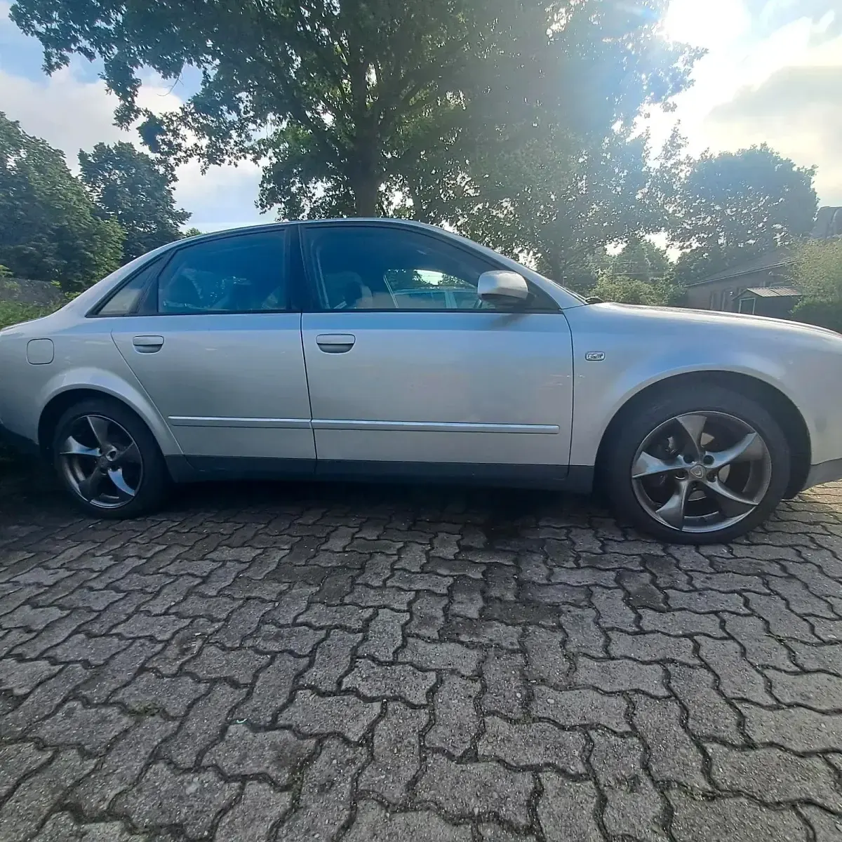 Gebraucht Audi A4 131 PS (96 kW) 2002 Silber Limousine