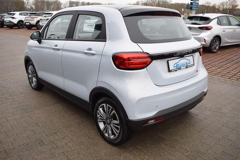 Neu Leapmotor T03 69 kW (95 PS) 2025 Silber Kleinwagen