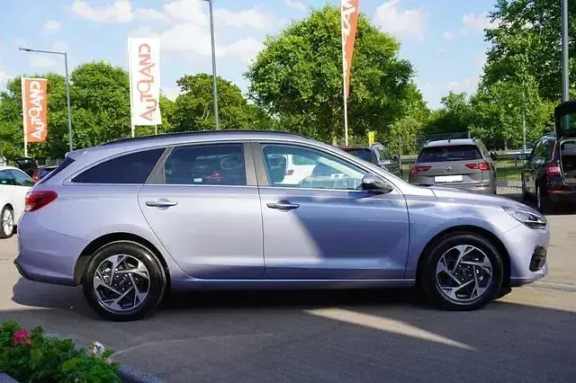 Neu Hyundai i30 150 PS (110 kW) 2026 Blau Kombi