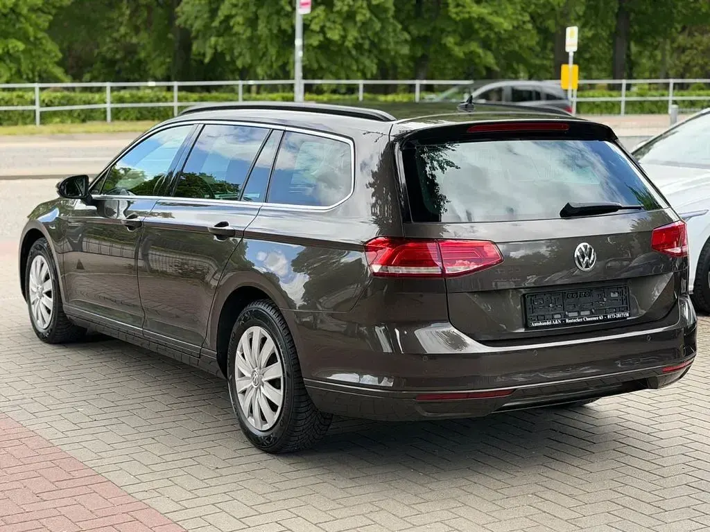 Gebraucht VW Passat Comfortline 150 PS (110 kW) 2018 Schwarz Kombi