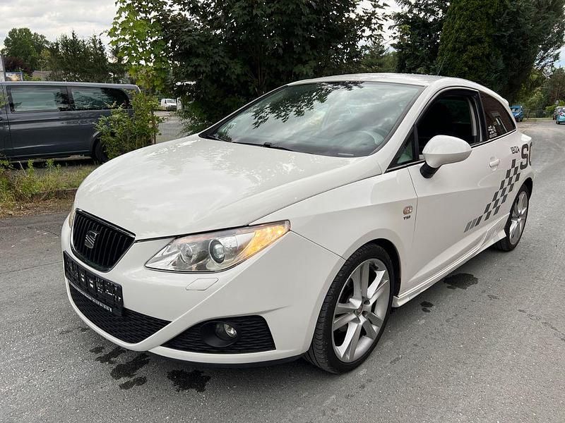 Weiß Gebraucht 2011 Seat Ibiza SC Sport Kleinwagen | 3.500 € (Fairer Preis) - Bild 1/4