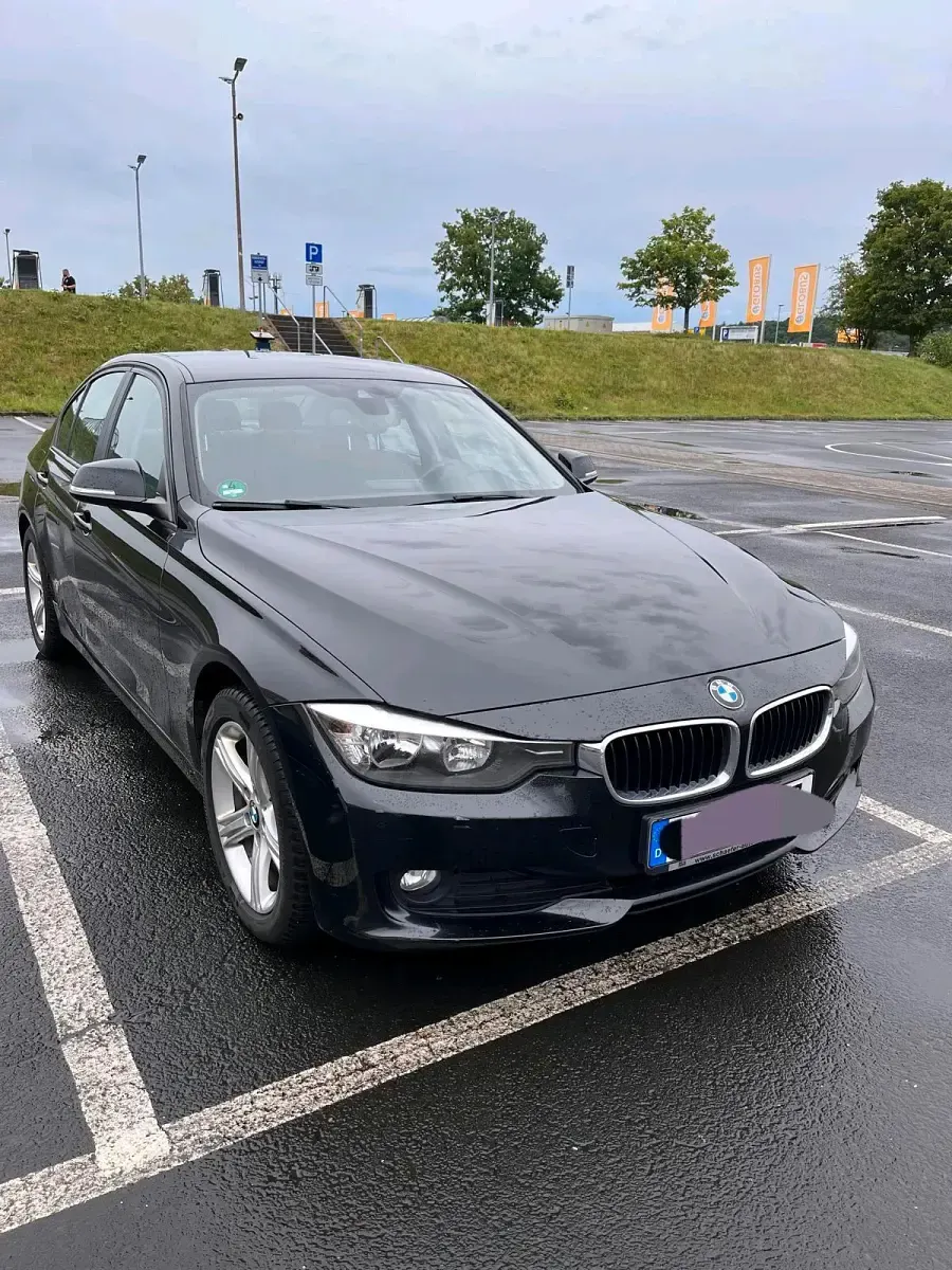 Gebraucht BMW 316 136 PS (100 kW) 2013 Schwarz Limousine