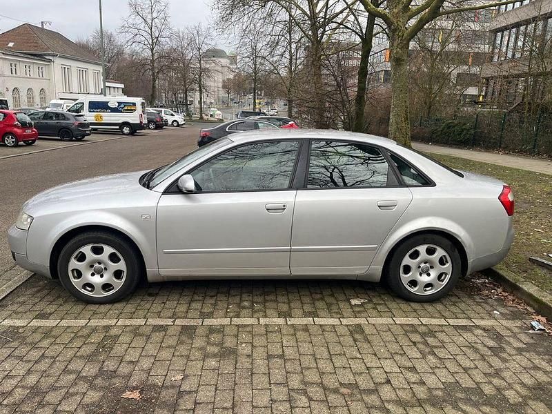 Gebraucht Audi A4 102 PS (75 kW) 2004 Silber Limousine