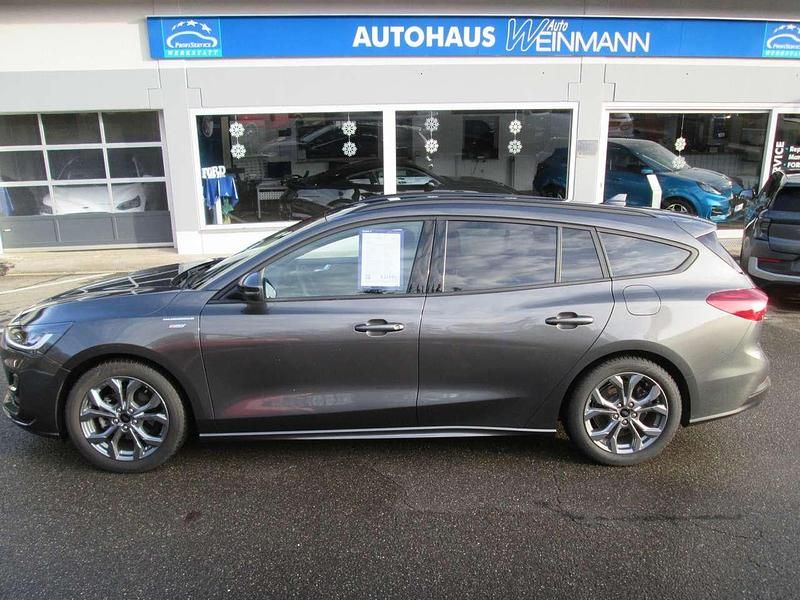 Gebraucht Ford Focus ST-Line 155 PS (114 kW) 2024 Magneticgrau (metallic) Kombi