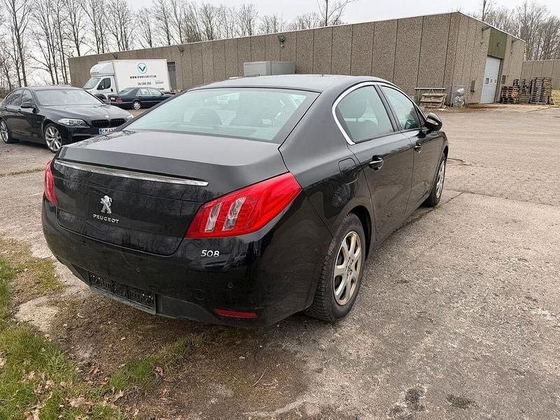 Gebraucht Peugeot 508 Active 156 PS (114 kW) 2011 Schwarz Limousine