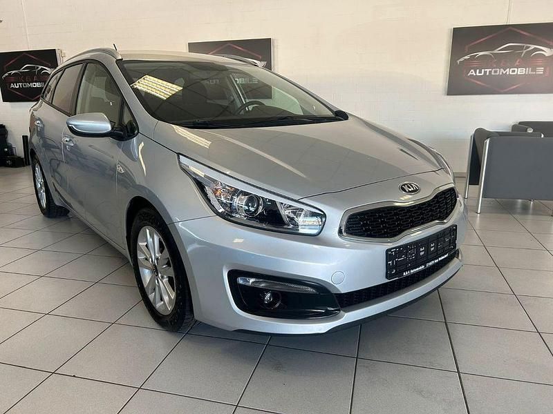 Gebraucht Kia Ceed Edition 7 135 PS (99 kW) 2017 Silber Kleinwagen