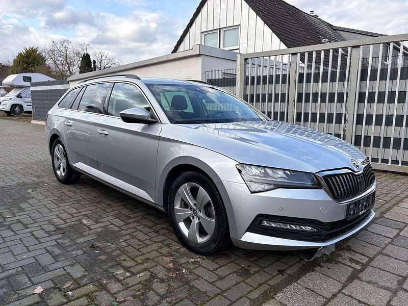 Gebraucht Skoda Superb Ambition 150 PS (110 kW) 2022 Silber Kombi