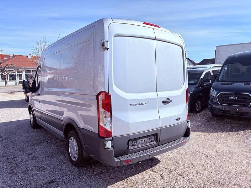 Gebraucht Ford Transit Trend 105 PS (77 kW) 2019 Silber Van / Kleinbus