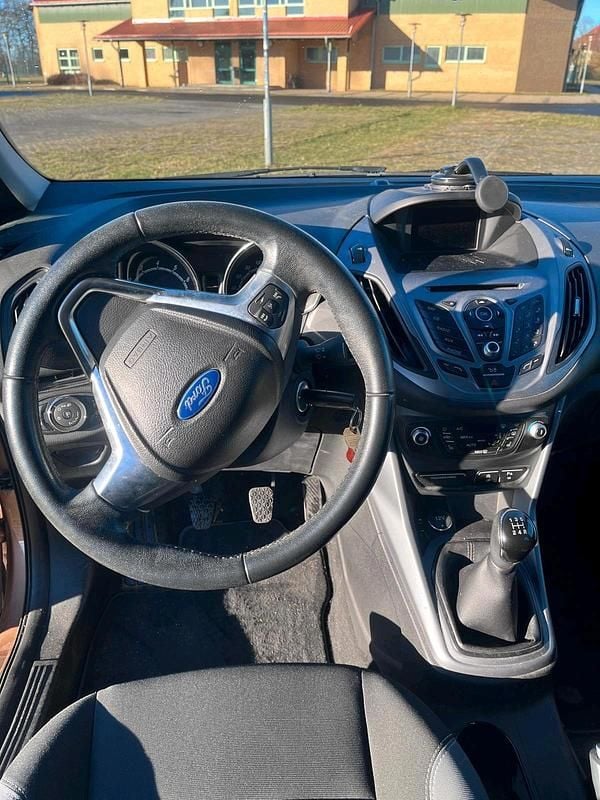 Gebraucht Ford B-MAX 125 PS (91 kW) 2017 Braun Van / Kleinbus