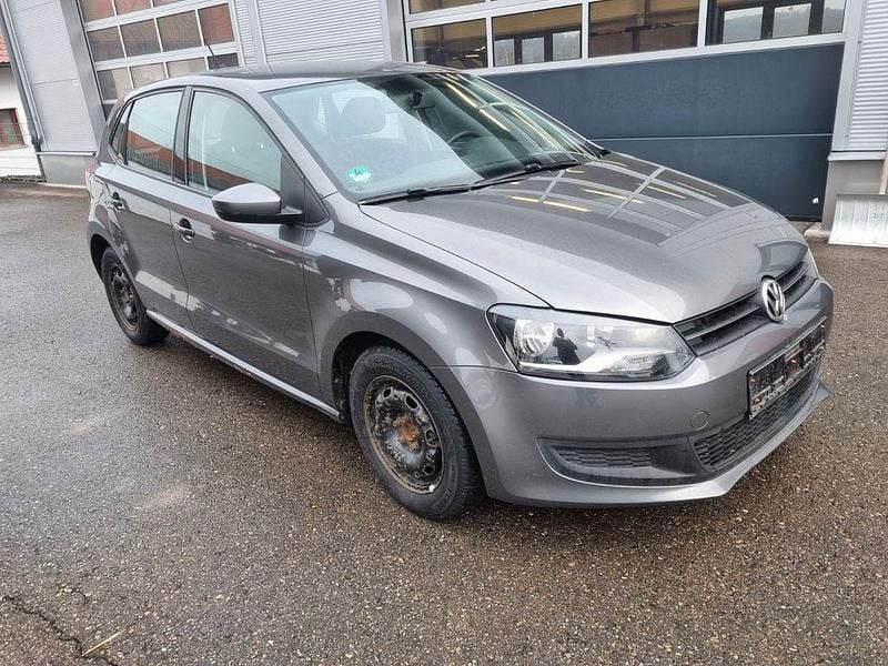 Grau Gebraucht 2010 VW Polo Comfortline Kleinwagen | 3.850 € (Superpreis) - Bild 1/4