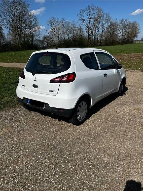 Gebraucht Mitsubishi Colt 75 PS (55 kW) 2012 Weiß Kleinwagen