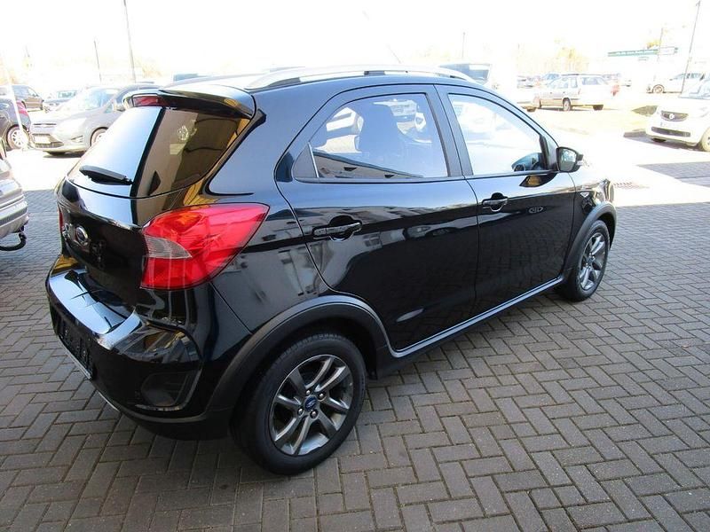 Gebraucht Ford Ka Plus Active 86 PS (63 kW) 2018 Schwarz Kleinwagen