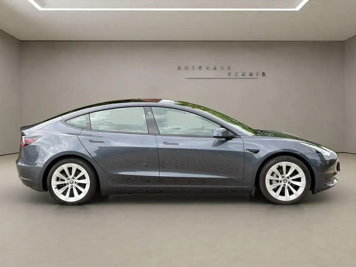 Käytetty Tesla Model 3 350 kW (476 HP) 2020 Harmaa Sedan