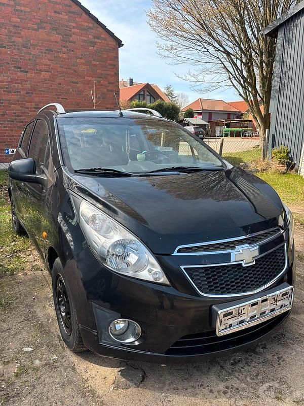 Second-hand Chevrolet Spark 82 CP (60 kW) 2011 Negru Hatchback