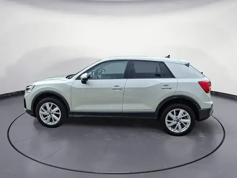 Second-hand Audi Q2 Advanced 150 CP (110 kW) 2025 Argintiu SUV