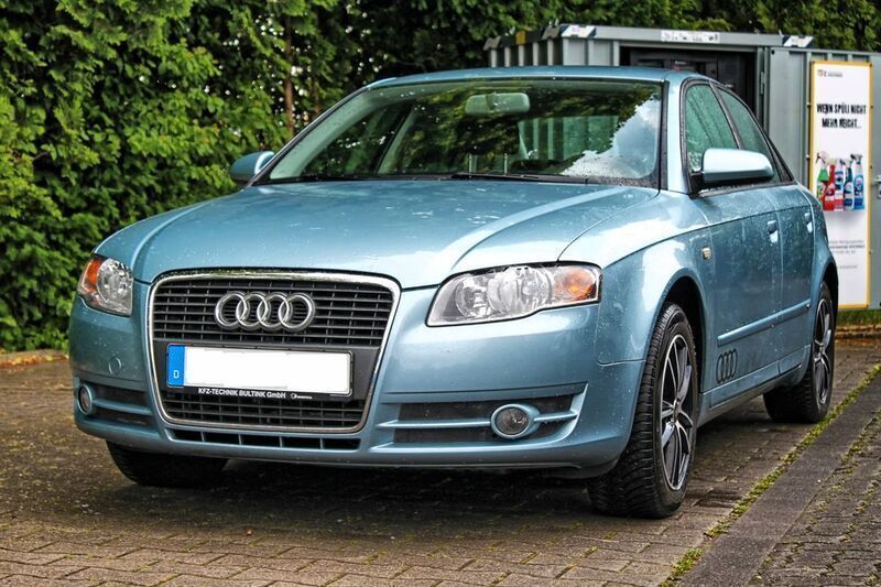 Blau Gebraucht 2005 Audi A4 Limousine | 6.290 € (Etwas zu teuer) - Bild 1/4