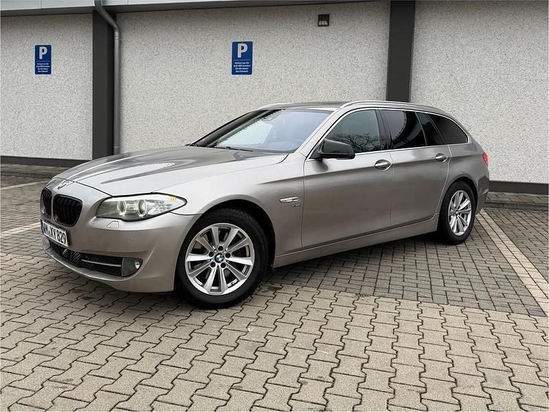 Grau Gebraucht 2011 BMW 530 Kombi | 9.500 € (Guter Preis) - Bild 1/4