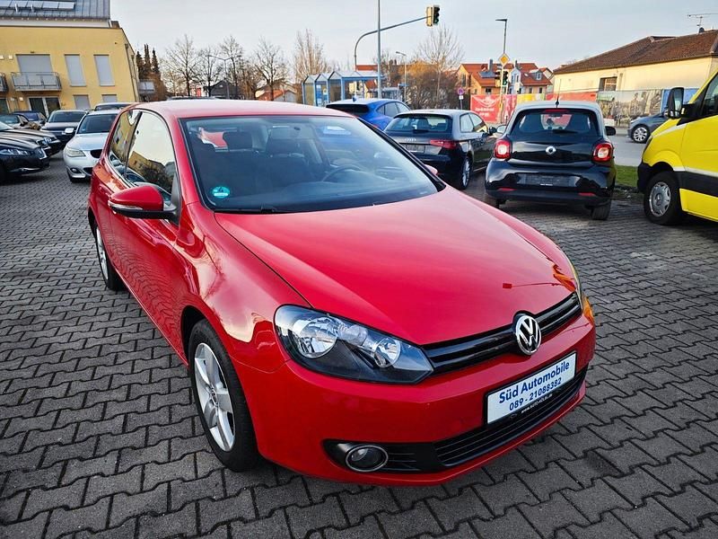 Gebraucht VW Golf Sport 80 PS (58 kW) 2009 Rot Coupé